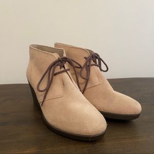 CROCS Wedge Suede Booties